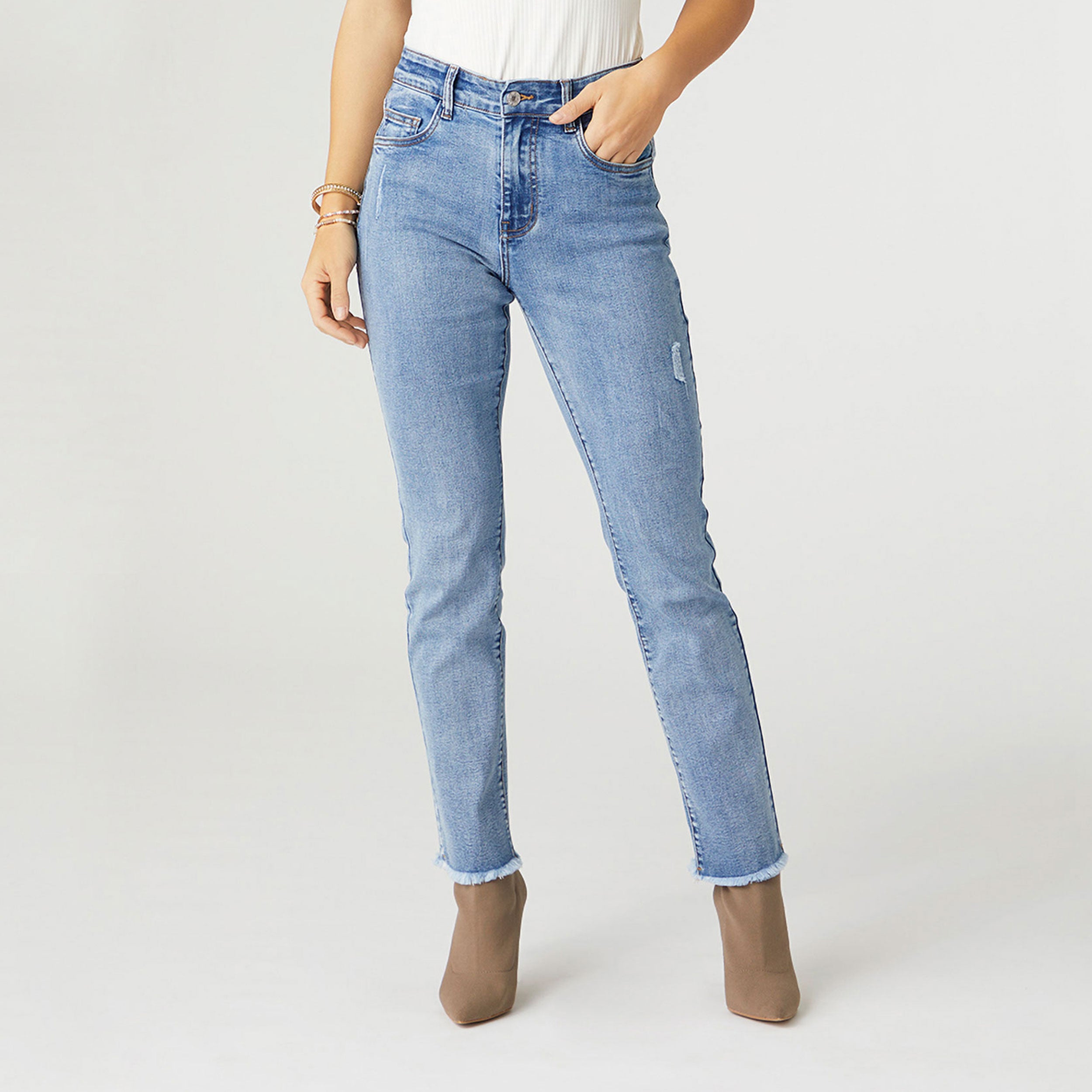 EVERSTRETCH STRAIGHT WITH RAW BOTTOM JEAN